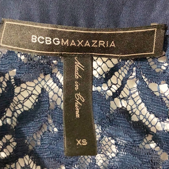 BCBG MaxAzria Lace and Fabric Stripe Shift Dress Three Quarter Sleeve Navy White - Picture 8 of 8